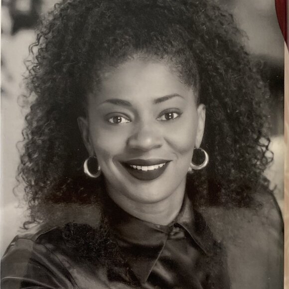 First Edition How Stella Got Her Groove Back Book by Terry McMillan - Picture 3 of 3